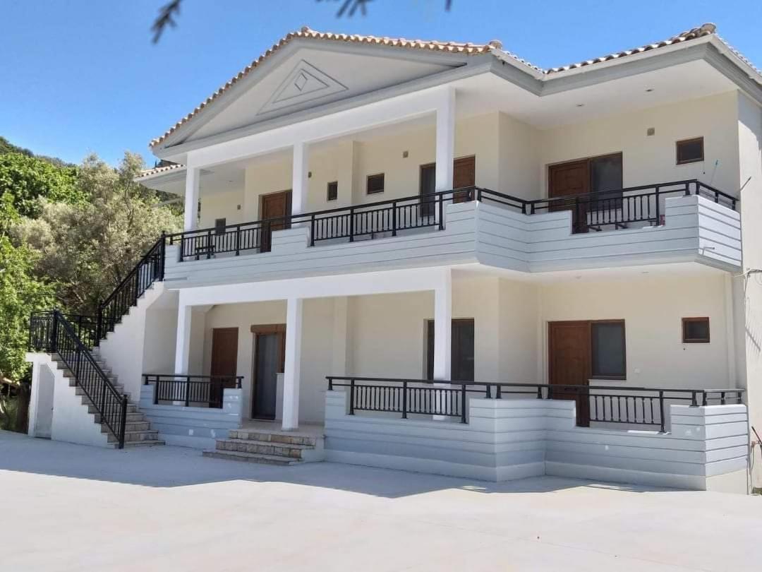 Chris Studios Vasiliki  Exterior photo